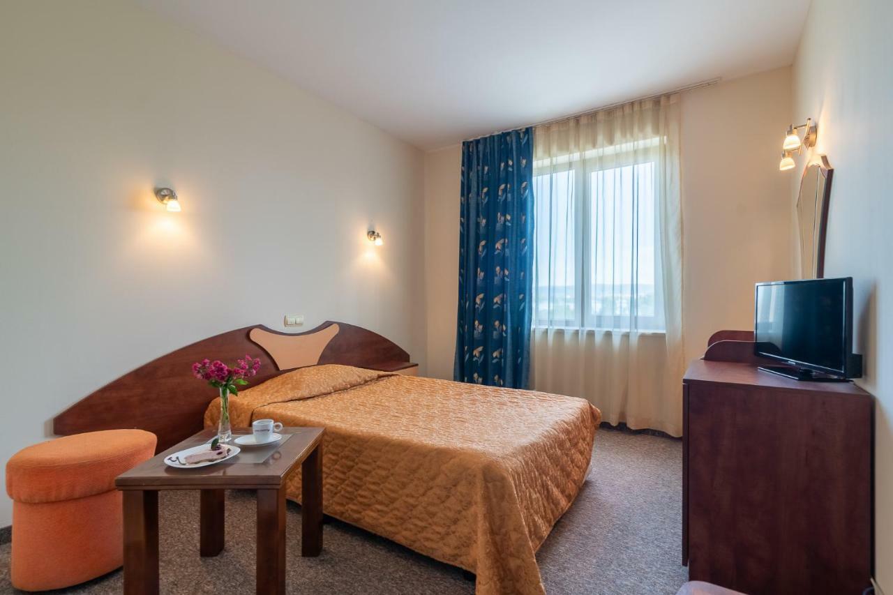 Adamo Hotel Varna Exterior photo