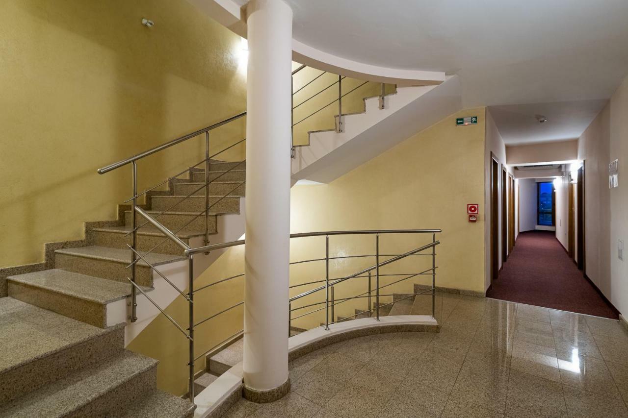 Adamo Hotel Varna Exterior photo